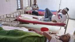 মুকসুদপুরে সুন্নতে খাৎনা অনুষ্ঠানের ভিডিও ধারণ নিয়ে সংঘর্ষে আহত ১০