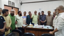 আলহাজ্ব আব্দুর রউফের হস্তক্ষেপে নারকেলতলা ট্রাক শ্রমিক ইউনিয়নের বিরোধ নিষ্পত্তি