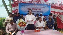 টুঙ্গিপাড়ায় প্রধানমন্ত্রীর অগ্রাধিকার প্রকল্পে খাল খনন কর্মসূচির উদ্বোধন