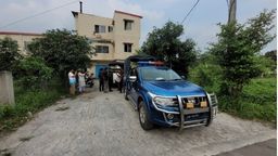 নোংরা পরিবেশে আইসক্রিম উৎপাদন, ভ্রাম্যমান আদালতের অভিযান
