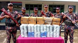 নালিতাবাড়ী সীমান্তে বিপুল পরিমাণ ভারতীয় পণ্য জব্দ করেছে বিজিবি