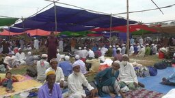 ইবাদত-বন্দেগিতে মুখর দারোয়ানি টেক্সটাইল মাঠ, শুরু জেলা ইজতেমা