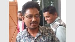 তেঁতুলিয়ায় মাদ্রাসা শিক্ষকদের সাথে পিআইওর দুর্ব্যবহার, খেজুর না নিয়েই ফিরে গেলেন সবাই