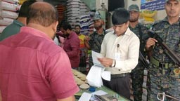 ক্রেতা ঠকানোর অপরাধে ফেনীতে চালের দোকানে ভোক্তা অধিকারের অভিযান