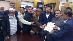 দিনাজপুর-৩ আসনে খালেদা জিয়ার পক্ষে মনোনয়নপত্র সংগ্রহ