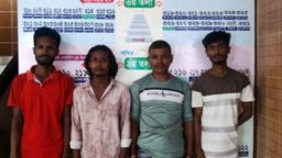 গাঁজাসহ হাতেনাতে ধরা, ৪ মাদকসেবীর দণ্ড