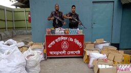 যশোরের শার্শায় বিপুল পরিমাণ ভারতীয় পণ্যসহ ট্রাক আটক