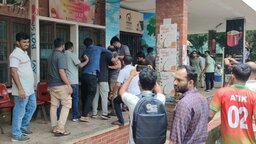 জাবি ছাত্রদলের দুইপক্ষের মধ্যে উত্তেজনা, ধাওয়া-পাল্টা ধাওয়া