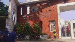 শিক্ষা বোর্ডে তালা, মহাসড়ক অবরোধ করে শিক্ষার্থীদের বিক্ষোভ