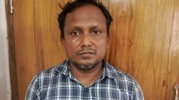 ৬৪৮ বোতল রেক্টিফাইড স্পিরিট সহ মাদক ব্যবসায়ী প্রদীপ গ্রেফতার