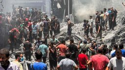ইসরায়েলের লাগাতার হামলায় গাজায় নিহত আরও ৬২ ফিলিস্তিনি
