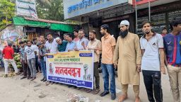 ব্রাহ্মণবাড়িয়ায় মিথ্যা সংবাদ প্রকাশ ও হয়রানির প্রতিবাদে ব্যবসায়ী-এলাকাবাসীর বিক্ষোভ