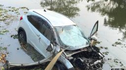 ভাঙ্গায় প্রাইভেটকার–ট্রেন সংঘর্ষে আহত কয়েকজন, গাড়ি খাদে