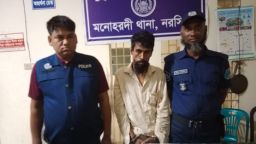 মনোহরদীতে মাদকবিরোধী অভিযানে ইয়াবাসহ মাদক ব্যবসায়ী গ্রেফতার