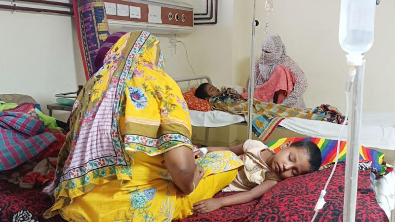 হামের হট স্পট গোপালগঞ্জ, উপসর্গ নিয়ে ৪৩ শিশু হাসপাতালে ভর্তি