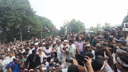 শিক্ষকদের ‘মার্চ টু যমুনা’ কর্মসূচি বিকেল ৫টা পর্যন্ত স্থগিত ঘোষণা