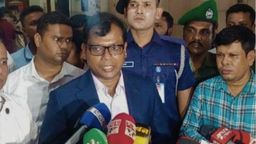 দালাল ও অব্যবস্থাপনা নিয়ন্ত্রণে ওসমানী হাসপাতাল পরিদর্শনে ডিসি সারওয়ার আলম