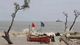 বঙ্গোপসাগরে লঘুচাপ, চার সমুদ্র বন্দরে ৩ নম্বর সতর্ক সংকেত