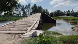 ৯ বছরেও সংস্কার হয়নি বন্যায় ক্ষতিগ্রস্ত ব্রিজ, দুর্ভোগে সাত গ্রামের মানুষ