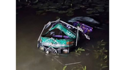 নোয়াখালীতে অটোরিকশা উল্টে প্রাণ গেল নারীর ,আহত-৪