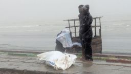 গভীর সমুদ্র থেকে ভেসে এলো জেলের মরদেহ