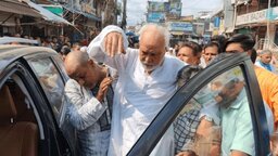 সখীপুরে দলীয় সভায় বক্তব্যকালে অসুস্থ বঙ্গবীর কাদের সিদ্দিকী