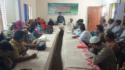 সাতক্ষীরায় কলেজ অধ্যক্ষের ওপর সন্ত্রাসী হামলা, প্রতিবাদে ফুঁসছে শিক্ষক-শিক্ষার্থীরা