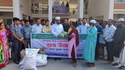 কোটালীপাড়ায় প্রান্তিক কৃষকদের মাঝে বিনামূল্যে বীজ ও সার বিতরণ