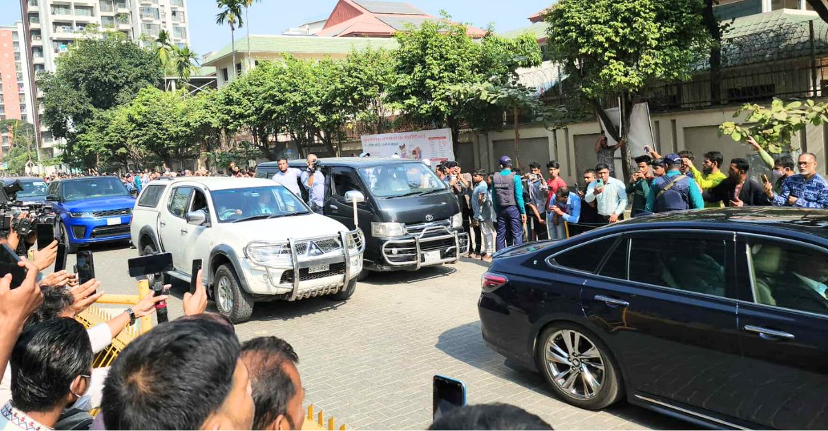 খালেদা জিয়াকে দেখতে এভারকেয়ারে জুবাইদা রহমান