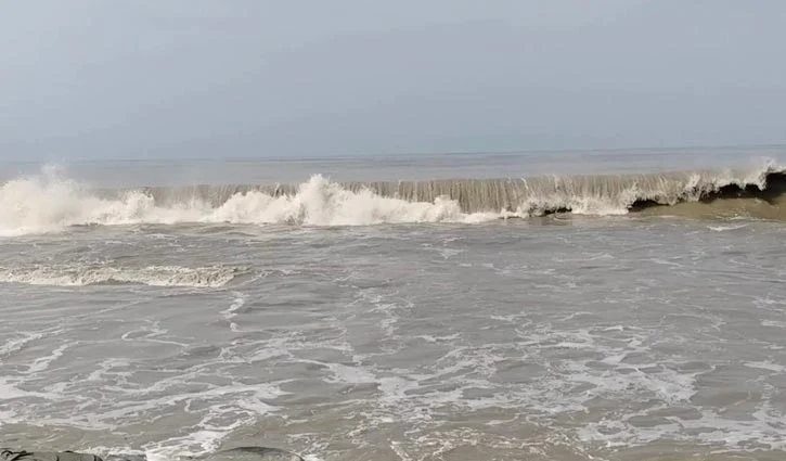 চার সমুদ্রবন্দরে ৩ নম্বর সতর্কতা