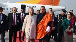 ঢাকায় নেমেই ভূমিকম্পের খোঁজ নিলেন ভুটানের প্রধানমন্ত্রী