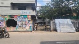 ঝালকাঠিতে আমির হোসেন আমুর পরিত্যক্ত বাড়িতে ভাঙচুর, ফটক কেটে উন্মুক্ত করল শিক্ষার্থীরা