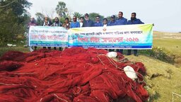 পাথরঘাটায় জাটকা নিধন প্রতিরোধে ১৯ লাখ টাকার জাল পুড়িয়ে ধ্বংস