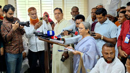 ‘বাংলাদেশের সীমানার ভিতরে ভারতীয় জেলেদের মাছ ধরা বন্ধ করতে হবে’