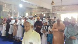 সৌদি আরবের সঙ্গে মিল রেখে সাতক্ষীরার কয়েকটি গ্রামে ঈদের জামাত অনুষ্ঠিত