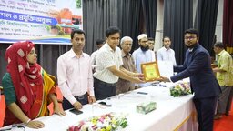 বাকৃবির কৃষি প্রকৌশল ও প্রযুক্তি অনুষদের ৪ শিক্ষার্থী পেলেন ডিনস অ্যাওয়ার্ড