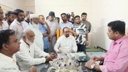 রাজাপুর সাব-রেজিস্ট্রি অফিসে আকস্মিক পরিদর্শনে এমপি জামাল