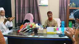 দশ বছরের অপেক্ষা শেষে স্কুলে ফেরা প্রধান শিক্ষক আবদুর নুরের