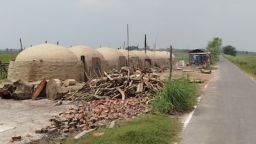 গোপালগঞ্জে অবৈধ কয়লার চুল্লি: বন উজাড়, ধোঁয়ায় ঝুঁকিতে জনস্বাস্থ্য