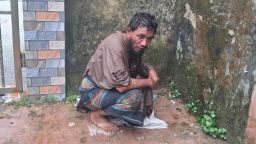 শিশুকে শ্লীলতাহানির অভিযোগে অটোরিকশা চালকের পুরুষাঙ্গে মরিচের গুড়া দিল জনতা