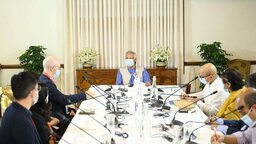 অপতথ্য রোধে মেটাকে কার্যকর উদ্যোগ নেওয়ার আহ্বান প্রধান উপদেষ্টার