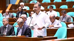 সব সুযোগ-সুবিধা নিয়ে আসছে ‘ইউনিভার্সাল কার্ড’ : সংসদে প্রধানমন্ত্রী
