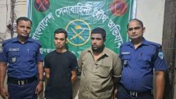 সেনাবাহিনীর অভিযানে দুই চাঁদাবাজ আটক
