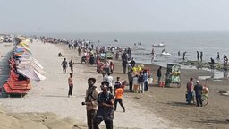 পর্যটকে মুখরিত কুয়াকাটা সমুদ্র সৈকত