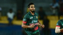 ‘মুখ আছে, যা ইচ্ছে বলতে পারে’- আশ্বিনকে নিয়ে তানজিম সাকিব
