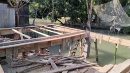 রাজাপুরে খাল দখল করে ভবন নির্মাণের অভিযোগ, প্রশাসনের ভাঙার নির্দেশ