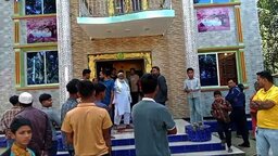 ফেনীর পাঁচগাছিয়ায় দুর্ধর্ষ ডাকাতি : অর্ধকোটি টাকার মালামাল লুট, গৃহকর্ত্রী আহত