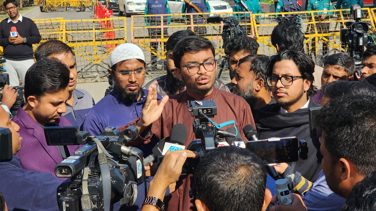 ‘স্বরাষ্ট্র উপদেষ্টাকে পদত্যাগ করিয়ে আমরা ঘরে ফিরবো’