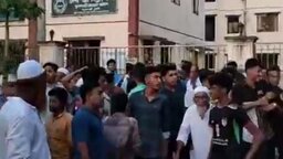 ফুলগাজীতে বিদ্যুৎ বিভ্রাট, ক্ষুব্ধ জনতার সড়ক অবরোধ