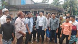 কর্ণফুলীর চরলক্ষ্যায় জলাবদ্ধ এলাকা পরিদর্শনে ইউএনও, দ্রুত সমাধানের আশ্বাস